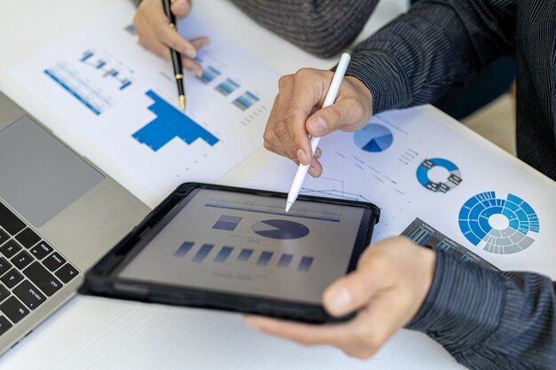 Анализ конкурентной среды для разработки конкурентных преимуществ